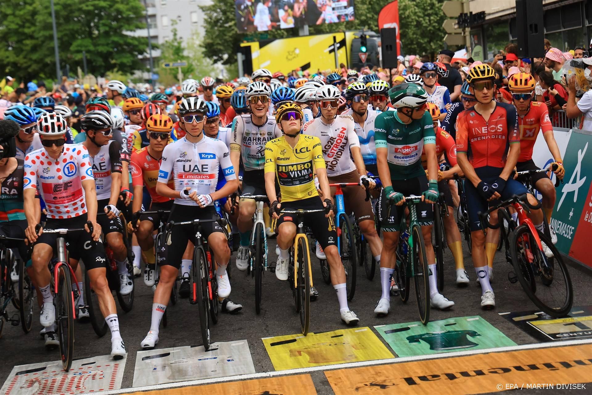 Massale valpartij legt Tour de France etappe 14 stil