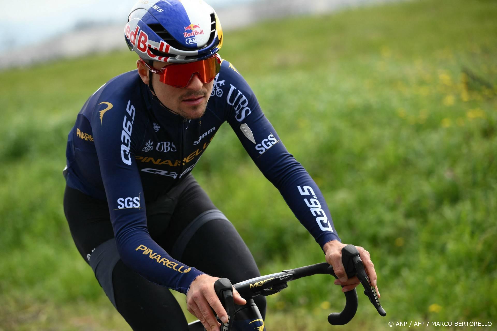Pinarello-Q36.5 Pro Cycling team's British rider Thomas Pidcock rides during the Milan - Sanremo one-day classic cycling race near Voghera, on March 21, 2026. 
Marco BERTORELLO / AFP