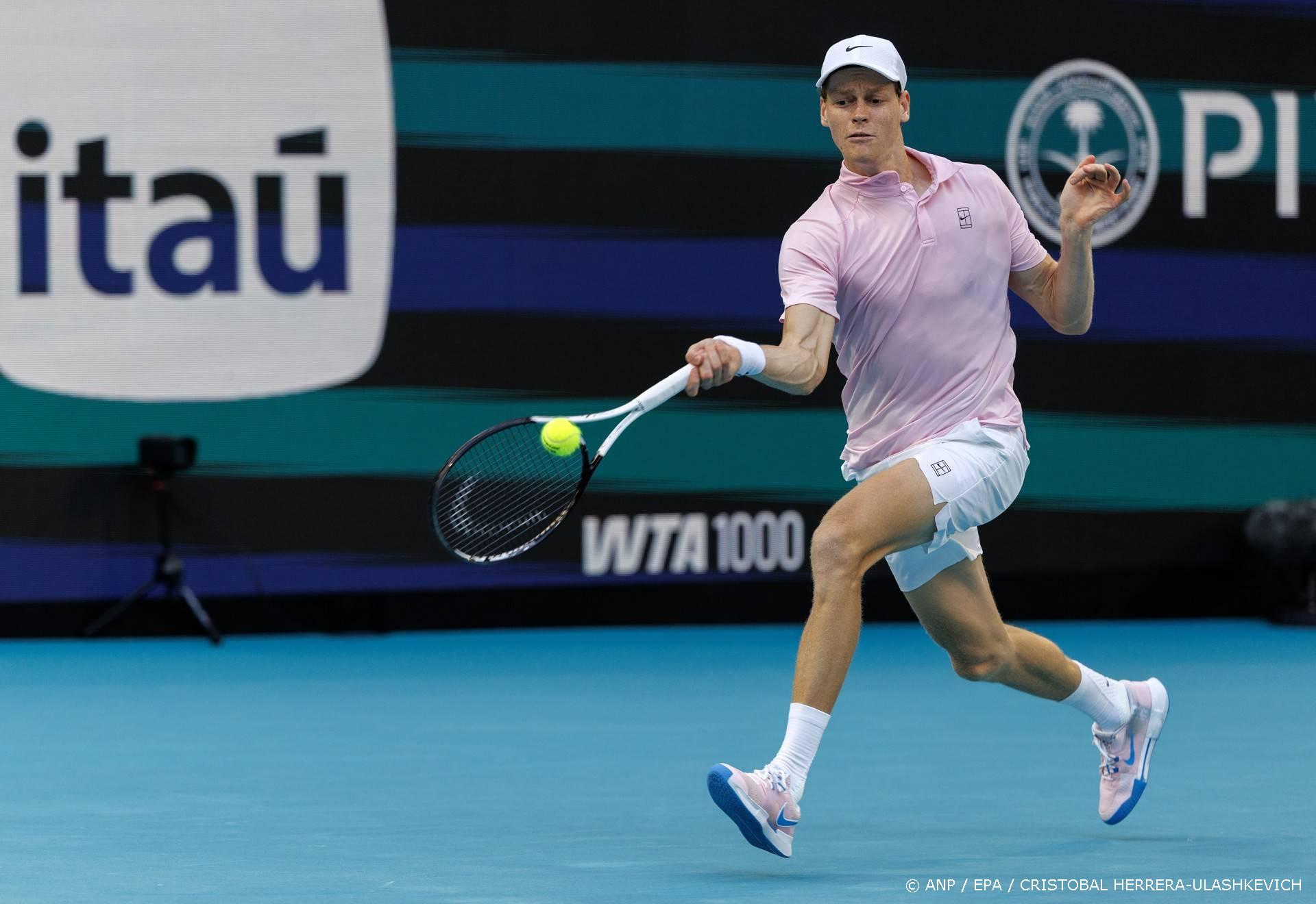 epa12847317 Jannik Sinner of Italy in action against Alex Michelsen of USA during the Men's round of 16 match at the 2026 Miami Open tennis tournament in Miami, Florida, USA, 24 March 2026.  EPA/CRISTOBAL HERRERA-ULASHKEVICH